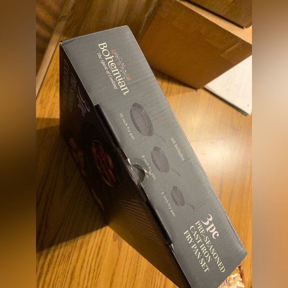 Pan set - Picture 2 of 3